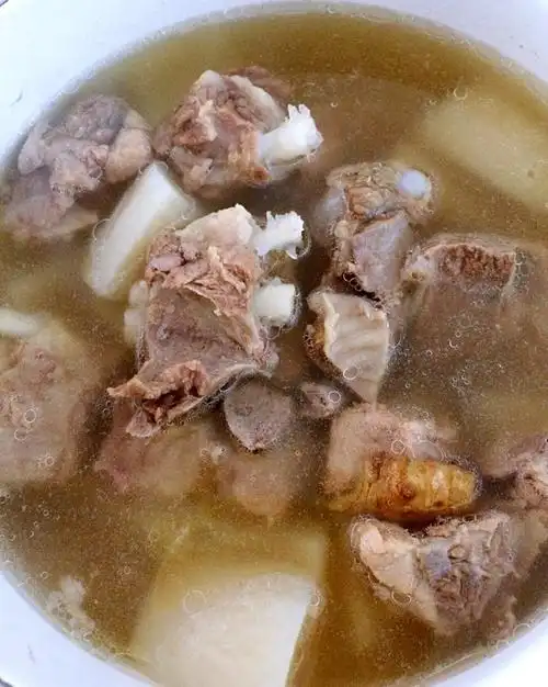 蓝兔-7做的排骨萝卜汤