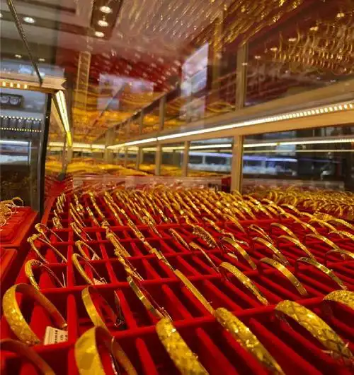 潼关首饰城2023年05月11日饰品指导价黄金原料455元/克,白银首饰8.