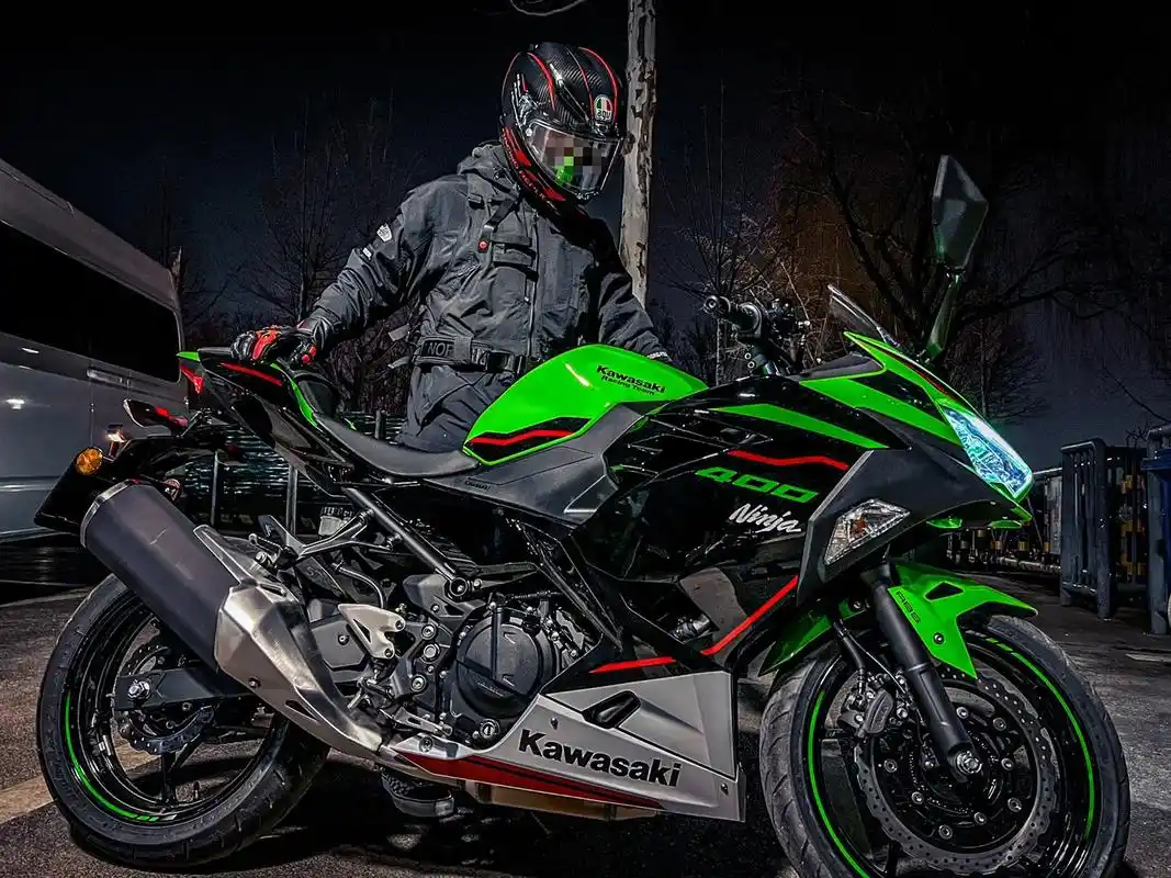 夏天来了#川崎 #机车 #摩托车 #机车摄影 #骑帅不骑快  - 抖音