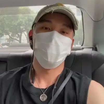 超帅冷酷的戴帽子男生高冷头像