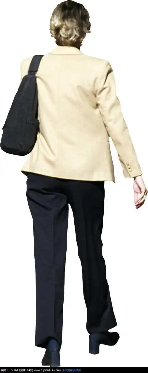 米黄色外衣行走的女子背影psd分层素材