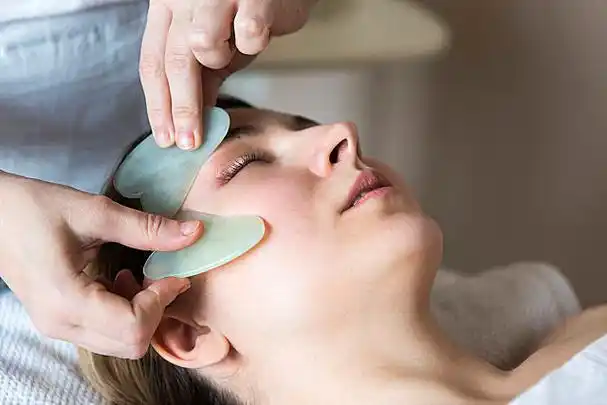 秋季刮痧的注意事项 刮痧有哪些好处 _精选_三顶养生网