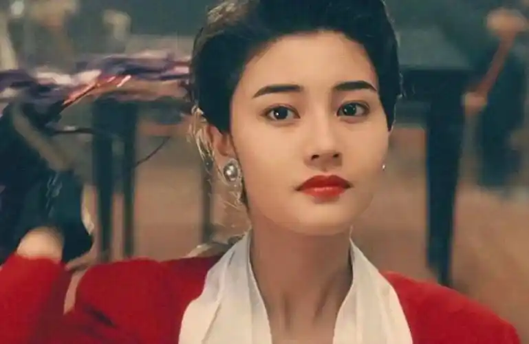 李嘉欣:那个让众多富豪痴迷的女人54岁了,有心机的女人最好命