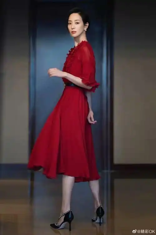 2021夏季张钧甯明星同款高端女装名媛气质红色v领礼服中长连衣裙