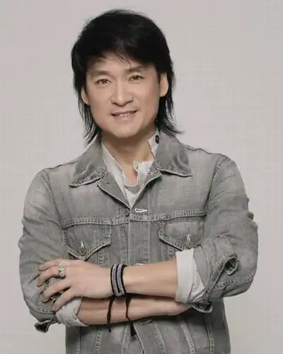 周华健(emil wakin chau),1960年12月22日出生于中国香港西营盘,祖籍