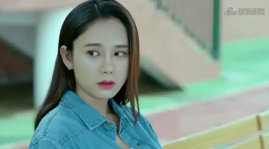 我们的少年时代唐缇被力挺,她遭男神当场打脸,只好灰溜溜坐下