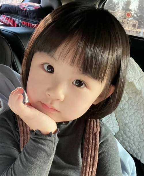 小女孩短发波波 俏皮可爱萌力十足_儿童发型 - 美发站