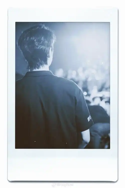 博君一肖超话#博君一肖#那背影在这么多年以后还能够鲜活的