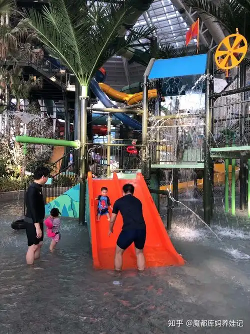 乐园坐落于浙江省湖州德清县,目前配套的住宿价位从高到低分别有度假