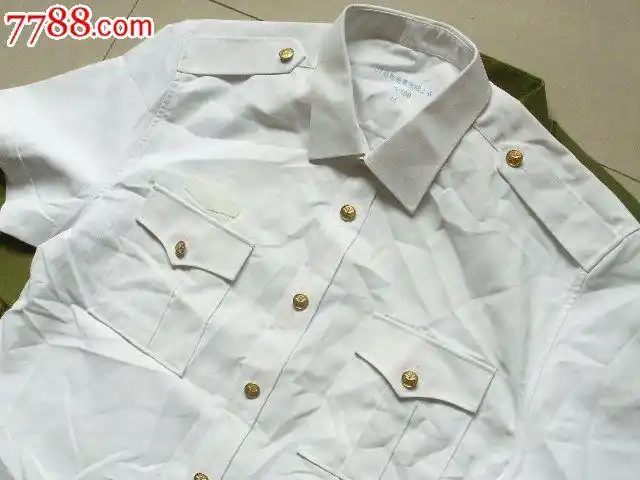 老07海军短袖一件