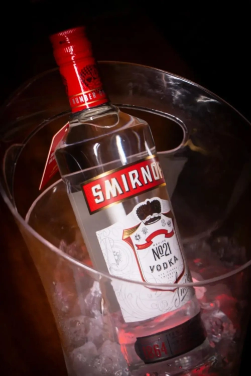 还有在酒场的老大哥 野格和皇冠伏特加,常年畅销 懂行的人