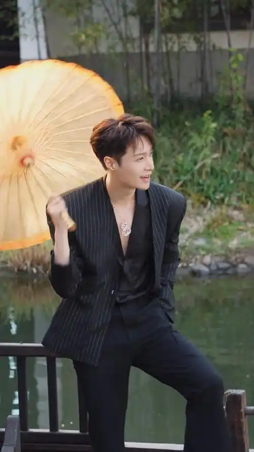 张艺兴工作室网速好快