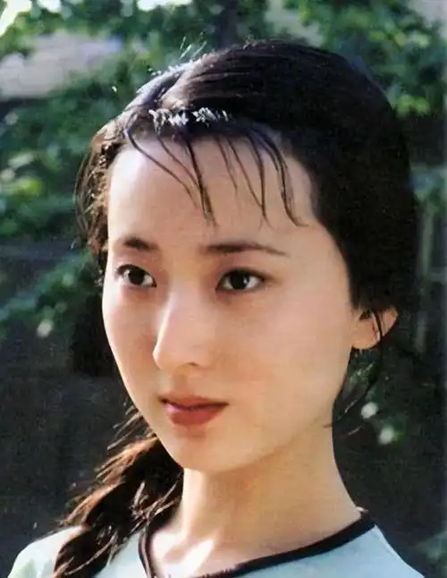 陈晓旭生命最后:患癌后拒绝就医,抛下亿万家产,与丈夫一同出家