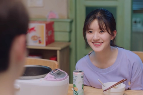 一不小心捡到爱原著性格讨喜的顾安心被上司骚扰入狱后被同事排挤