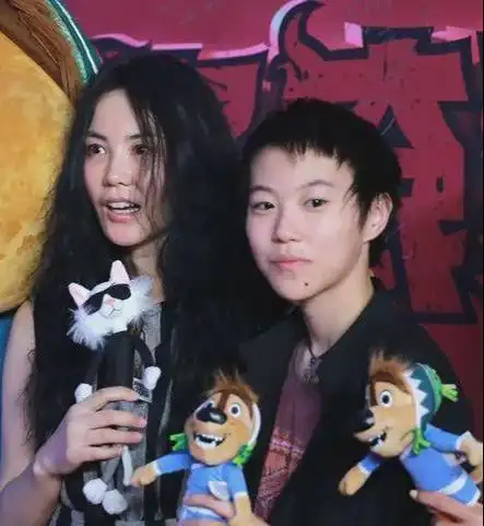 8月2日,王菲女儿窦靖童被曝大瓜!