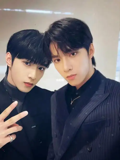 样的体验(日常惊叹文哥实在是太帅了#p图  #刘耀文  #刘耀文做梦素材