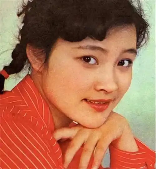 陈冲简历及个人资料简介(撤侨令下,18岁夺百花影后,28岁宣誓效忠美国