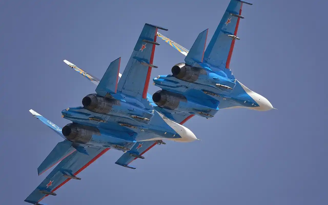 苏-27高清武器电脑桌面壁纸下载