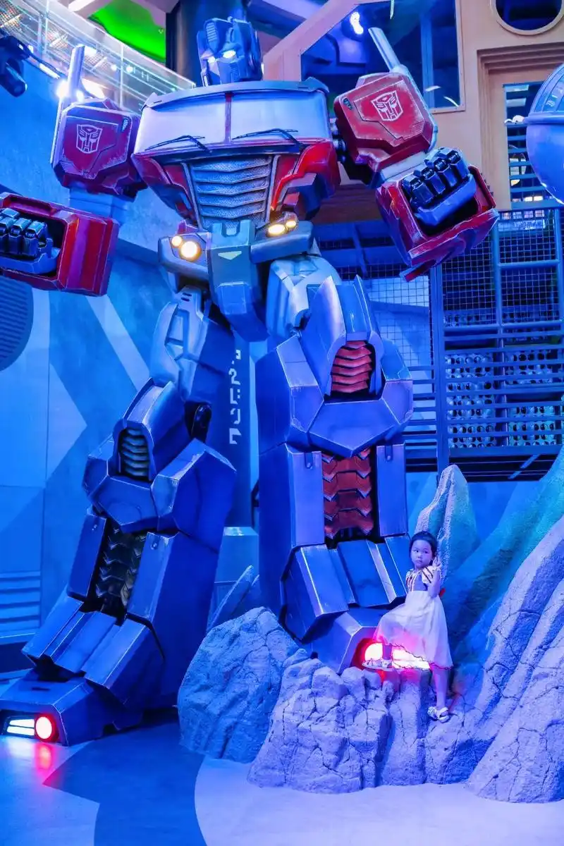 变形金刚主题乐园-大力金刚防御基地场景.