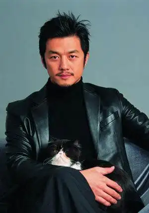 周筱赟再爆料:李亚鹏身边三个重要女人已离职