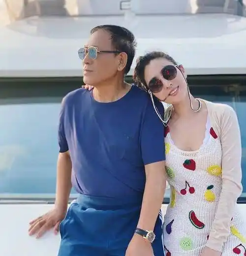 久违出镜,粉丝夸路人尬,她借综艺试水能否翻红_李小璐_皮几万_网友