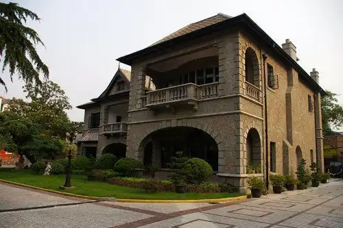 上海美术专科学校的风气之先