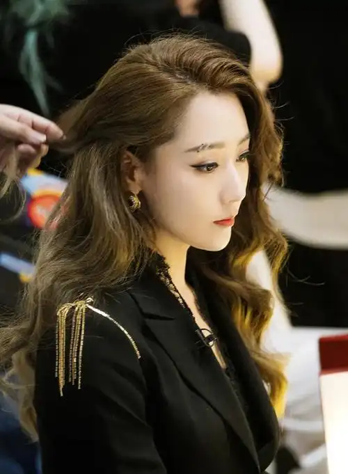 白冰个人资料简介 女装刑警队长白冰结局-文化号