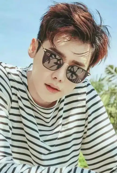 国字脸男生剪出的清爽干练发型 国内最帅国字脸男生短头发造型