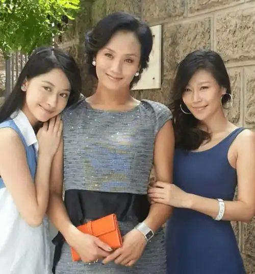 当红明星,女儿是奥运冠军,55岁的她才是真正人生赢家_李颖_孩子_张翰