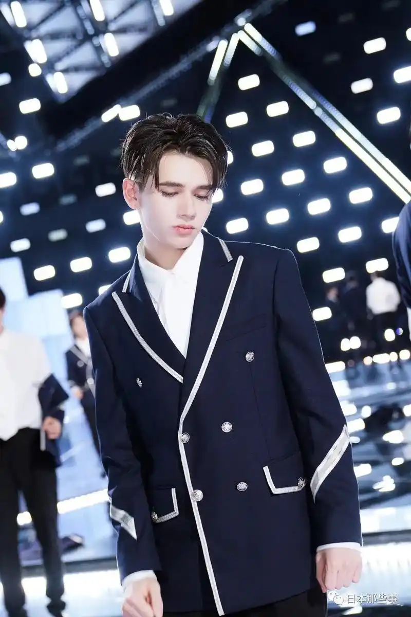 创造营的意难平才华洋溢的亮眼混血男孩庆怜