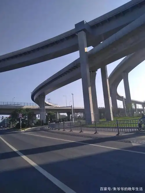 泰州东风路的高架,这断头桥通向何处呢