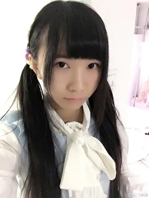 新月冰冰:我打lol从不甩锅