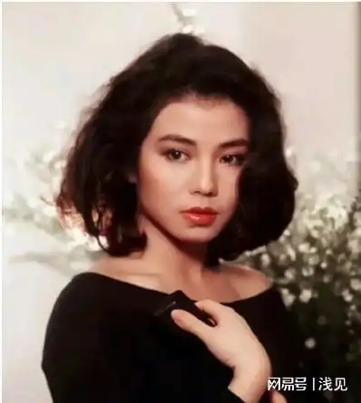 62岁钟楚红复出拍广告,你觉得她还漂亮吗?