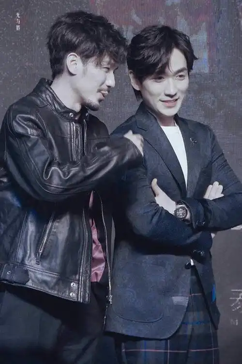 朱一龙和白宇因一部戏走红,两人都上春晚,粉丝期望他们同框