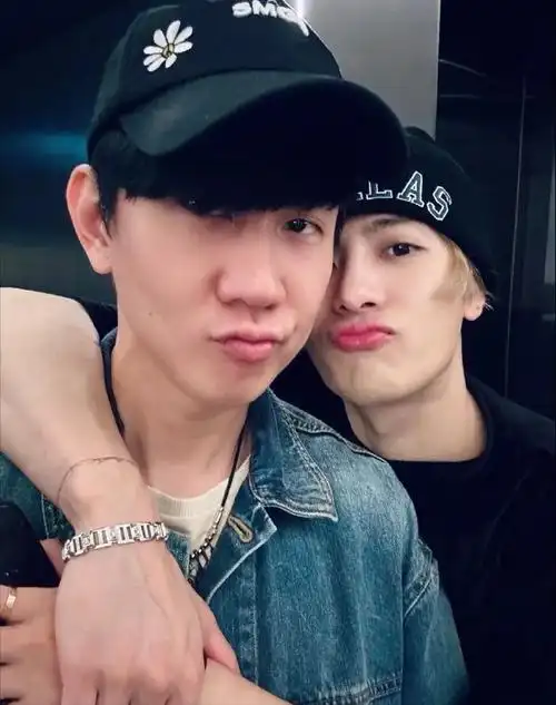 大瓜曝男顶流塌房有对象但私生活乱鹿晗王一博成猜测对象