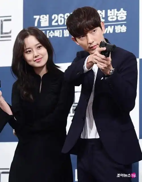 李准基,文彩元确定主演tvn新剧《恶之花》!两人再度合作
