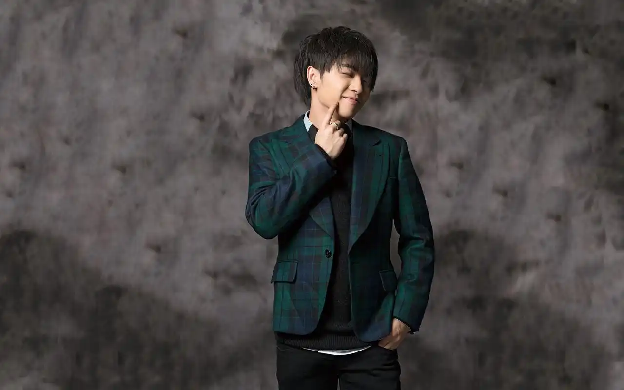 1,华晨宇是一位对唱歌非常执着的歌手,我喜欢他的这种执着的劲头儿