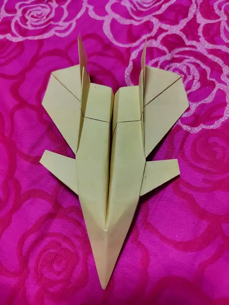 刚学的歼20纸飞机飞行效果极佳