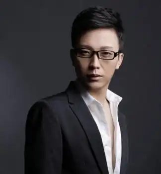 李玉刚 ,本色男装!