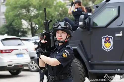 女特警的风采/献给国庆70周年