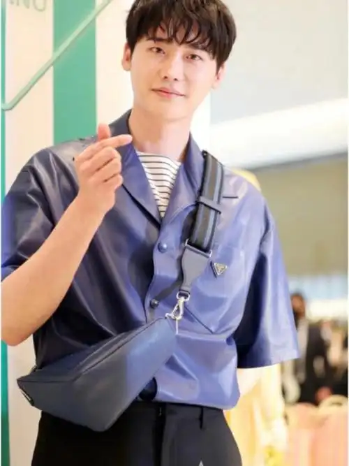 的开业纪念照片活动👏🏻#普拉达  #澳门购物  #prada  #李钟硕