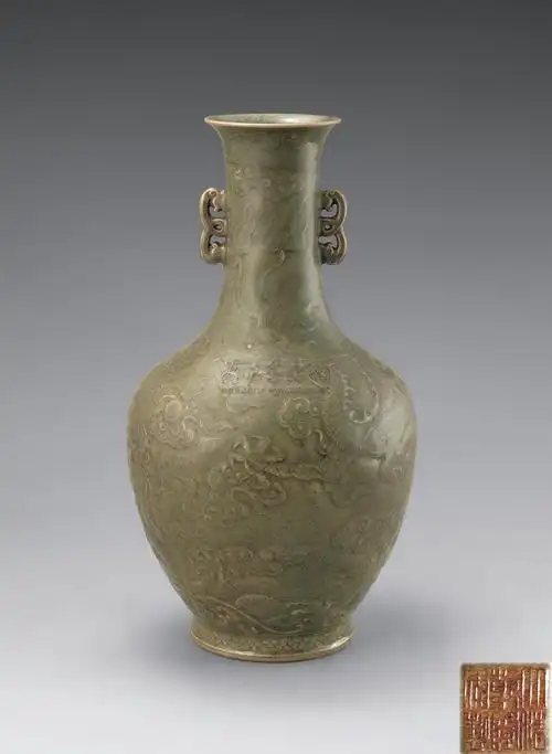 龙泉窑暗刻云龙纹双耳瓶】拍卖品_图片_价格_鉴赏_清代单色釉瓷器