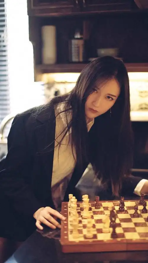 snh48吴哲晗 黑西装写真