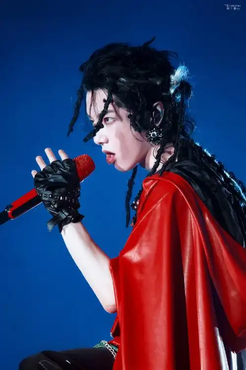 华晨宇的发际线