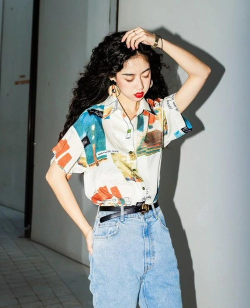 让众多女孩着迷的港风花衬衫今年应该这么穿时髦高级又好驾驭