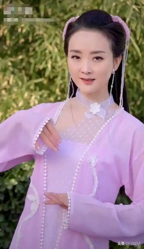 王艳再现白飞飞造型网友喊话我要看凝香