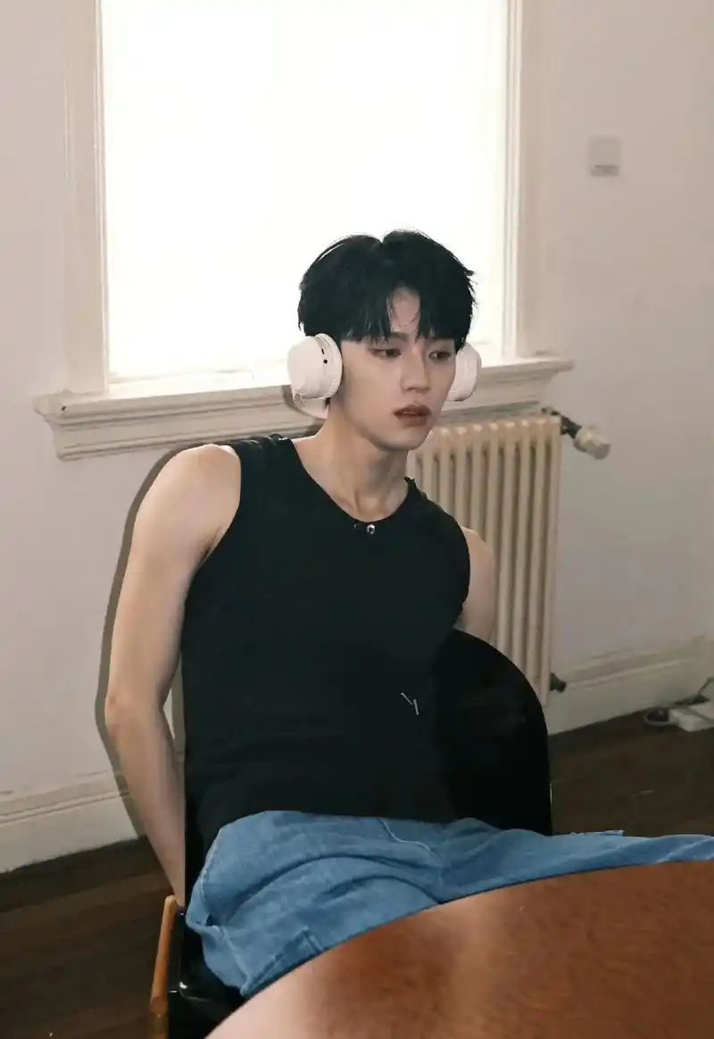 抽烟怎么了,抽大炮我也喜欢#周翊然 - 抖音