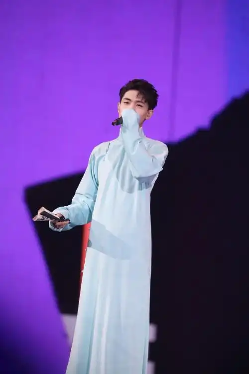 秦霄贤星光大赏