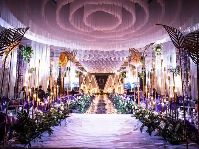 婚礼场地照片_大理户外婚礼场地_泉州哪些场地适合小型婚礼