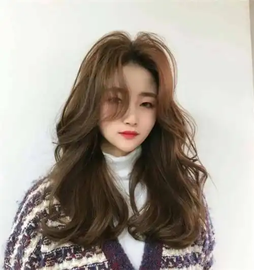 2021年长发卷发造型 今年最流行的卷发造型 - 女生长发 - 发型社